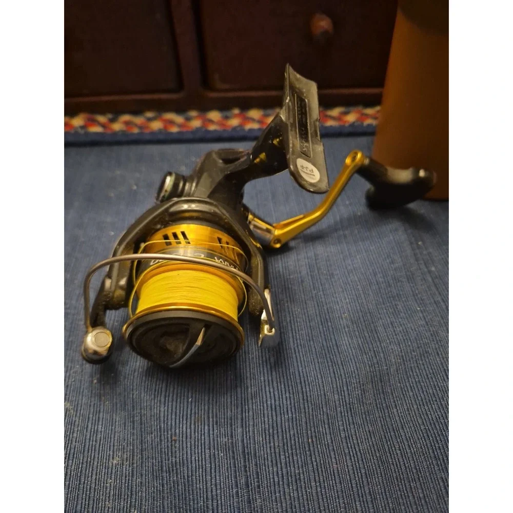 Shimano 22 Sahara C3000 Fishing Spinning Reel